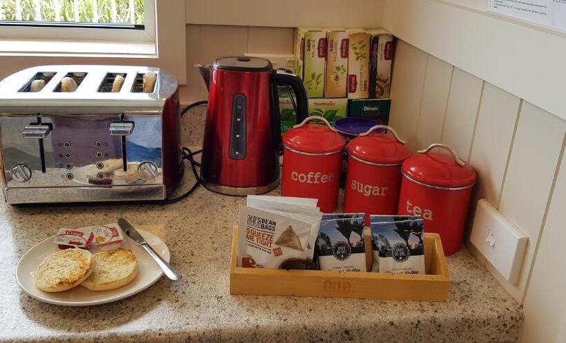 Kakatu Retreat Bed & Breakfast