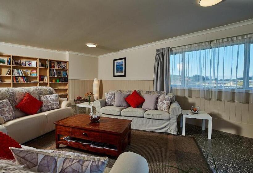 Kakatu Retreat Bed & Breakfast