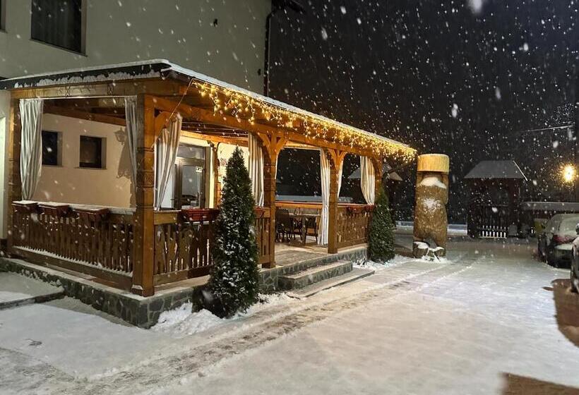 پانسیون Casa Maramureșană