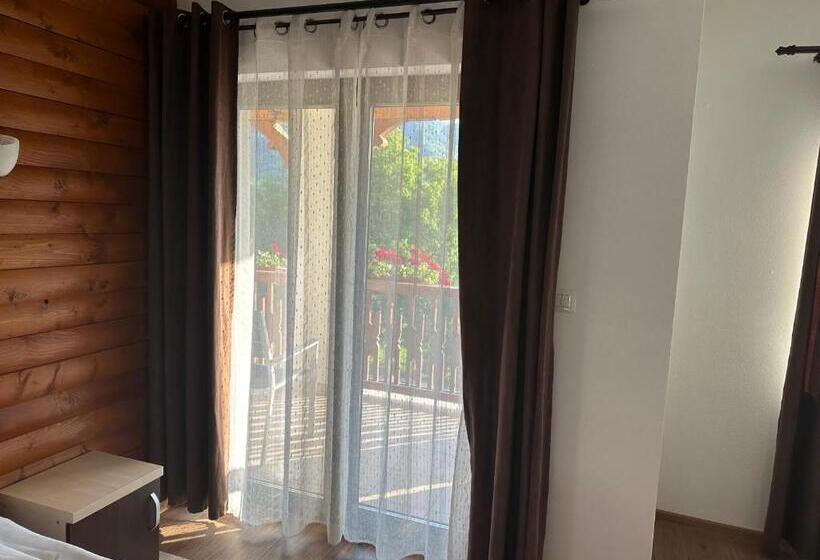 پانسیون Casa Maramureșană