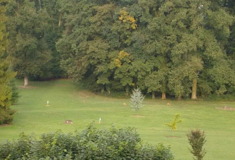 Aamiaismajoitus (B&B) Château De Montbraye