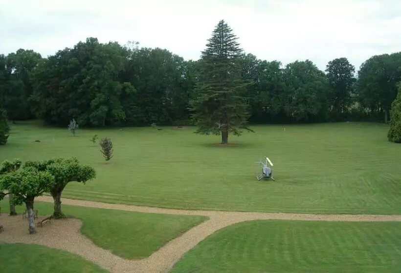 Aamiaismajoitus (B&B) Château De Montbraye