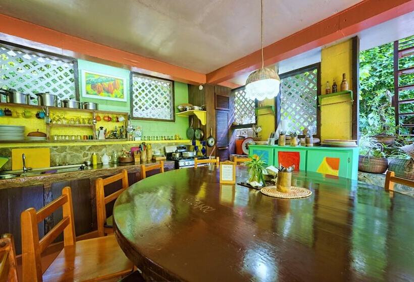 تختخواب و صبحانه Cocoa Cottage