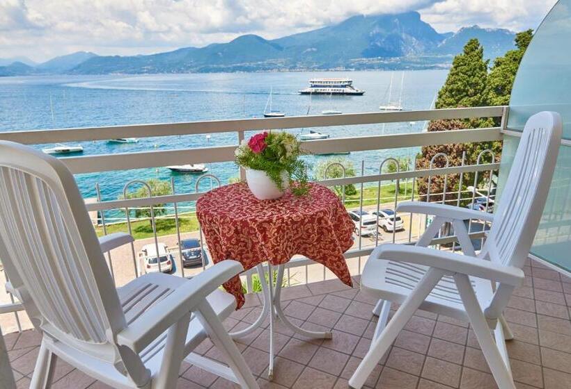 בית מלון כפרי Benacus Torri Del Benaco