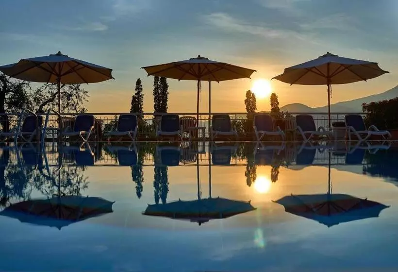 Hotelli Benacus Torri Del Benaco