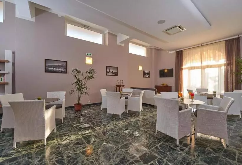 Hotelli Benacus Torri Del Benaco