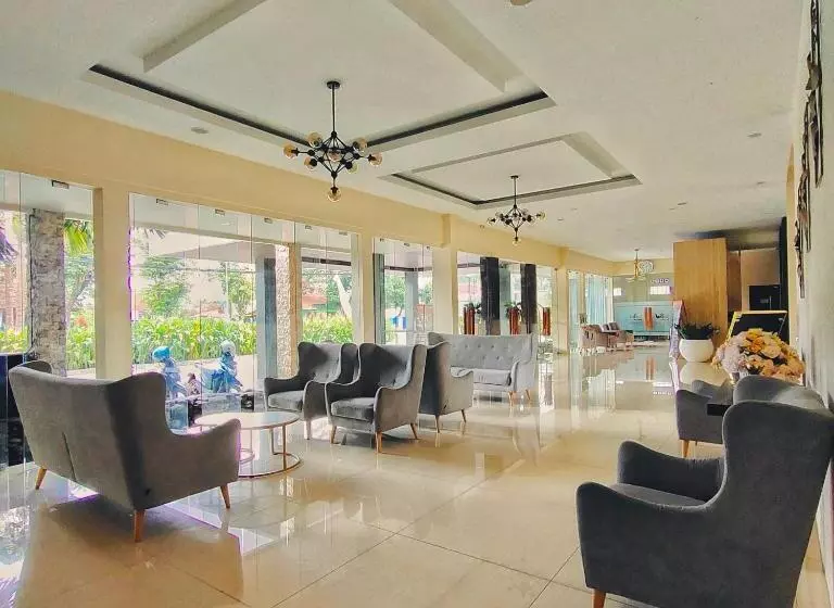 Hotel Dreamland And Lounge