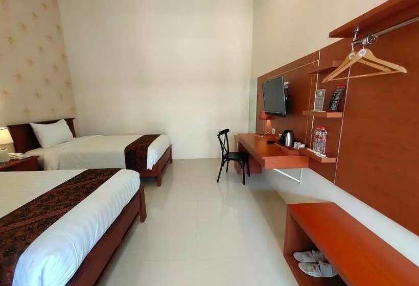 Hotel Dreamland And Lounge