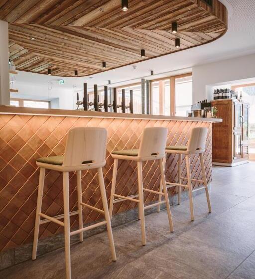 فندق Neusacherhof