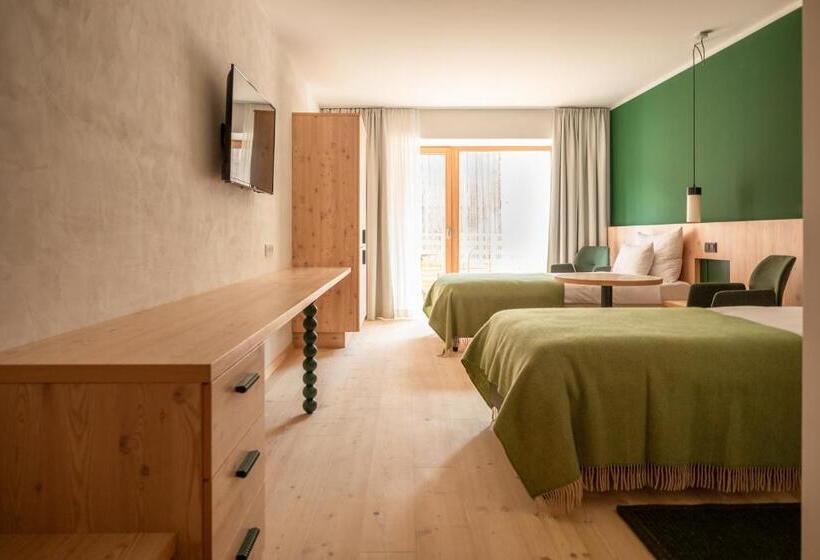 فندق Neusacherhof