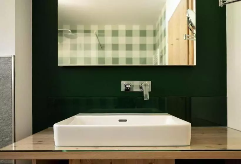 Hotelli Neusacherhof