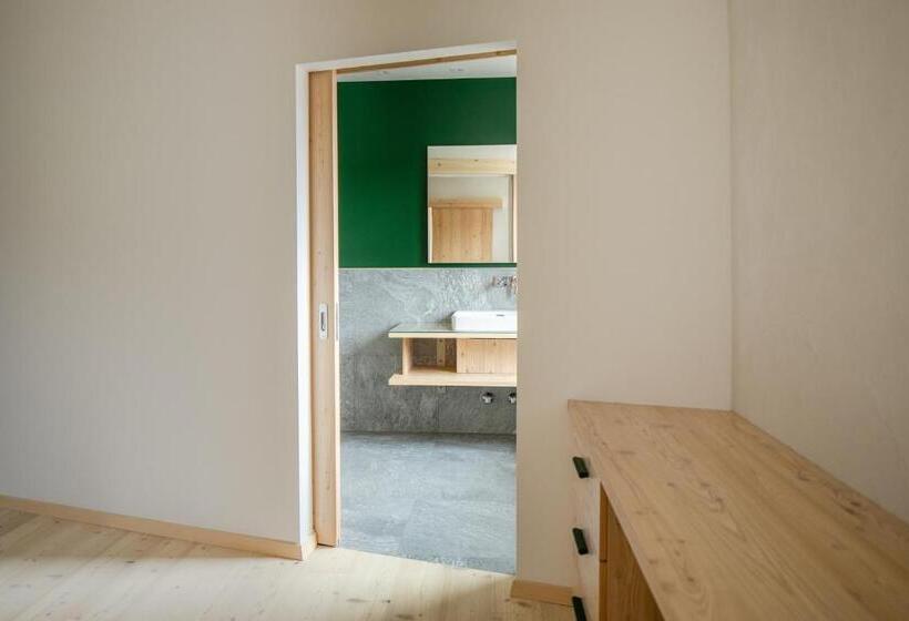 فندق Neusacherhof