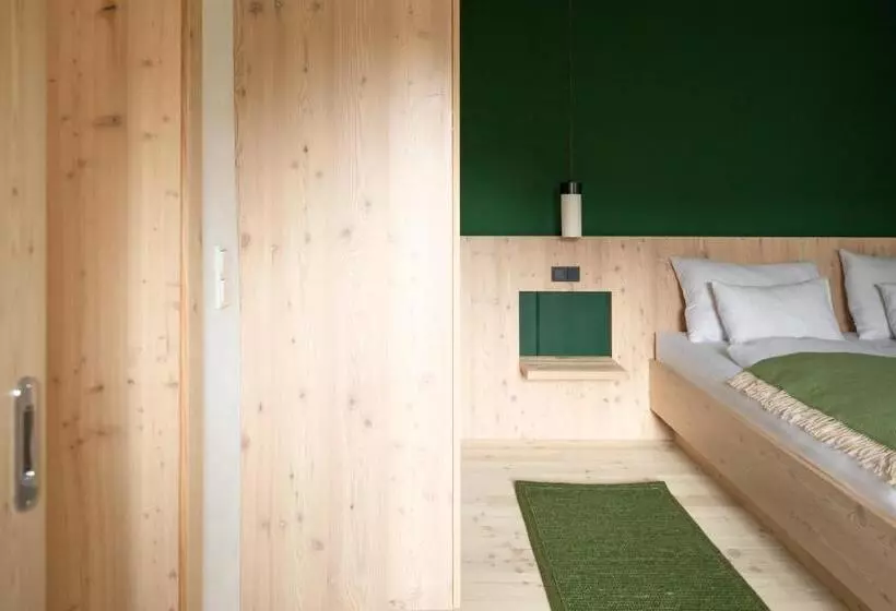 Hotelli Neusacherhof