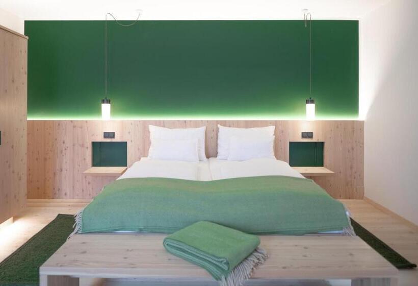 فندق Neusacherhof