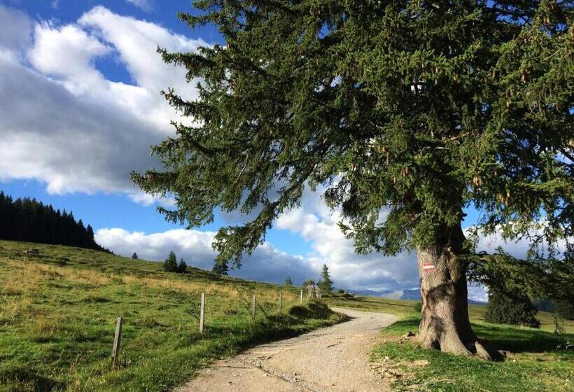 فندق Neusacherhof