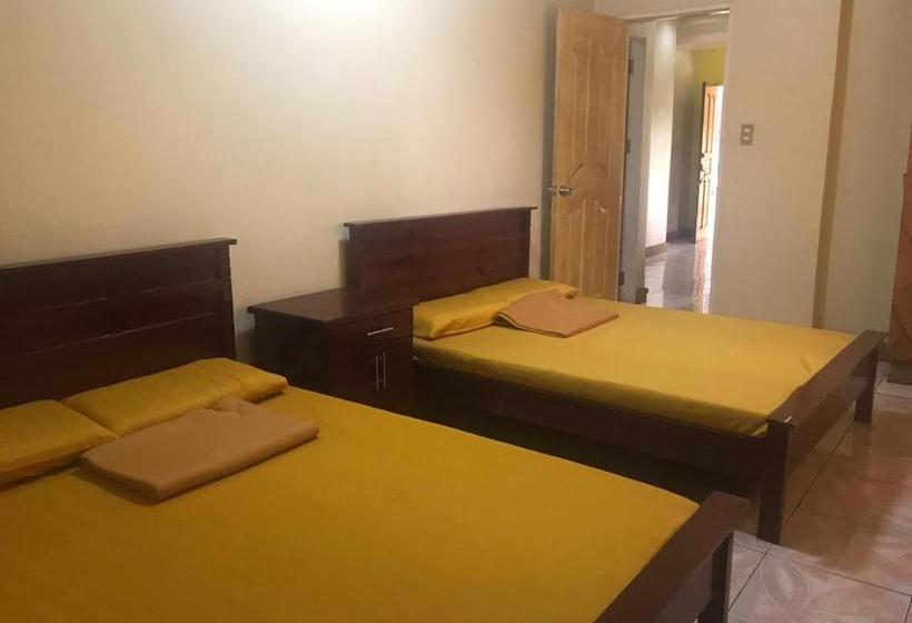 Hotel Oyo 735 E & E Valley High Apartelle