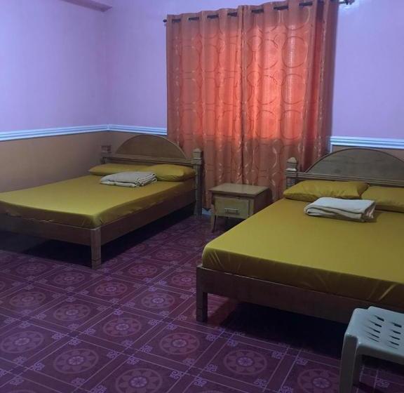 Hotel Oyo 735 E & E Valley High Apartelle