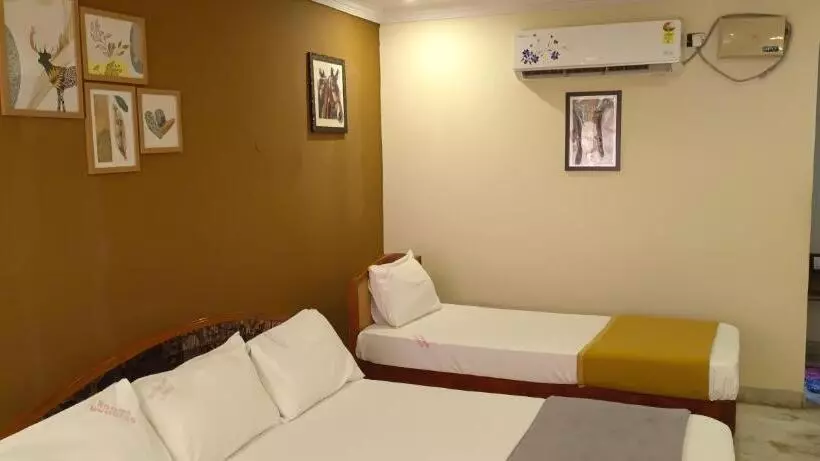 Hotelli Sridhar Lodge