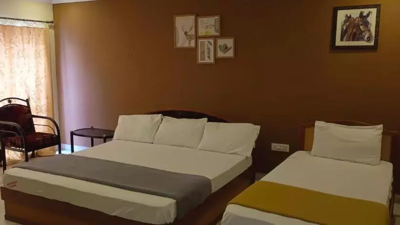 Hotelli Sridhar Lodge