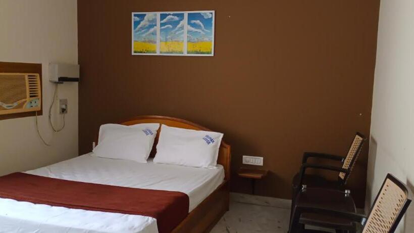 בית מלון כפרי Sridhar Lodge