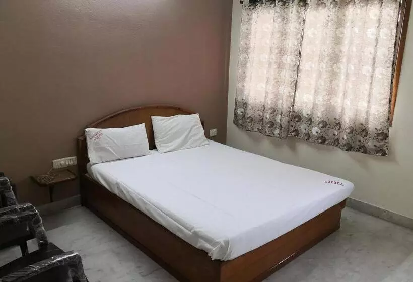 Hotelli Sridhar Lodge