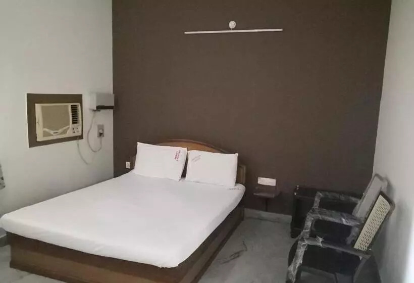 Hotelli Sridhar Lodge