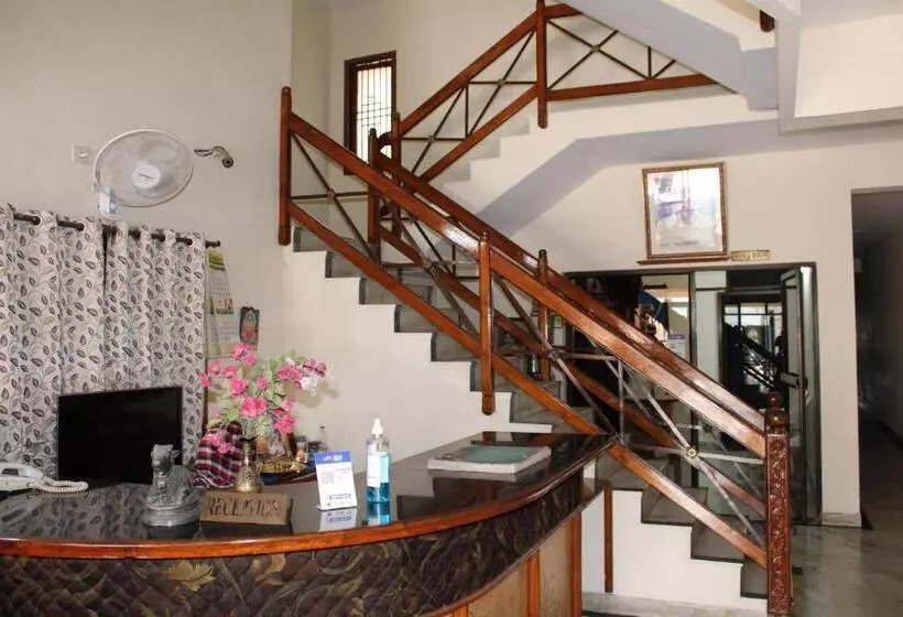 Hotelli Sridhar Lodge