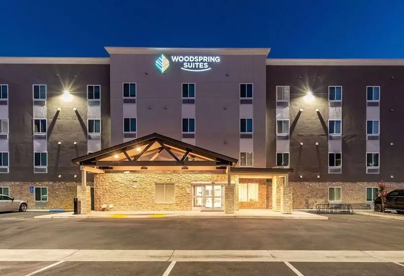 ホテル Woodspring Suites Bakersfield Airport