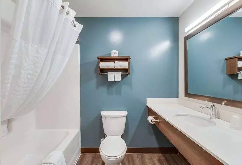 ホテル Woodspring Suites Bakersfield Airport