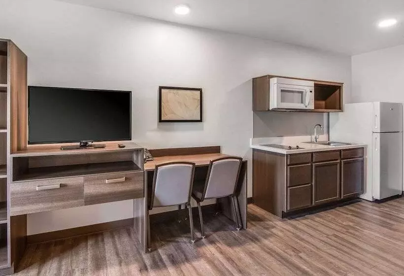 ホテル Woodspring Suites Bakersfield Airport