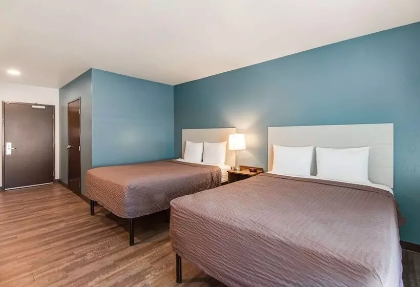 ホテル Woodspring Suites Bakersfield Airport