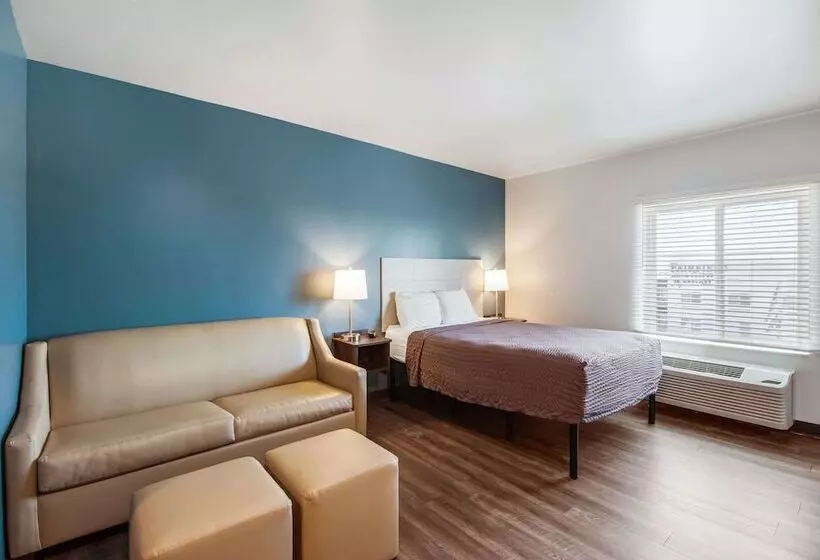 ホテル Woodspring Suites Bakersfield Airport