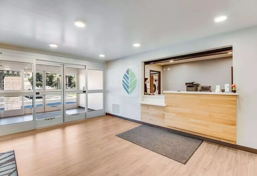 ホテル Woodspring Suites Bakersfield Airport