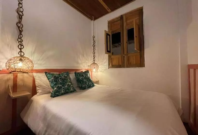 Mahalo Hostel