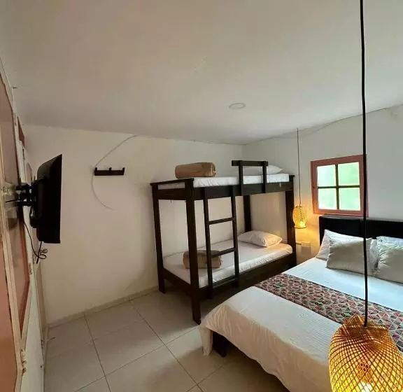 Mahalo Hostel
