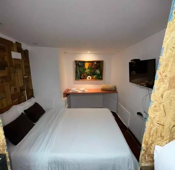 Mahalo Hostel
