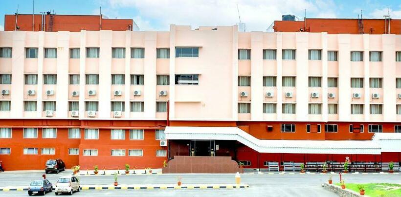 Bed and Breakfast Ramoji Sahara Shared Accommodation