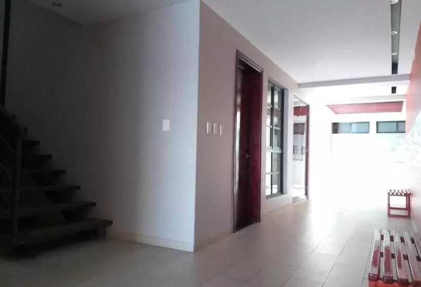 ホテル 9 Estrellas Casa