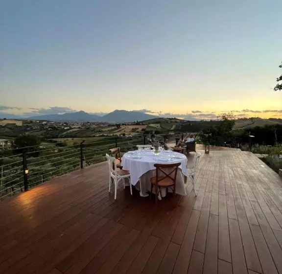 ホテル Agriturismo Emidio Pepe