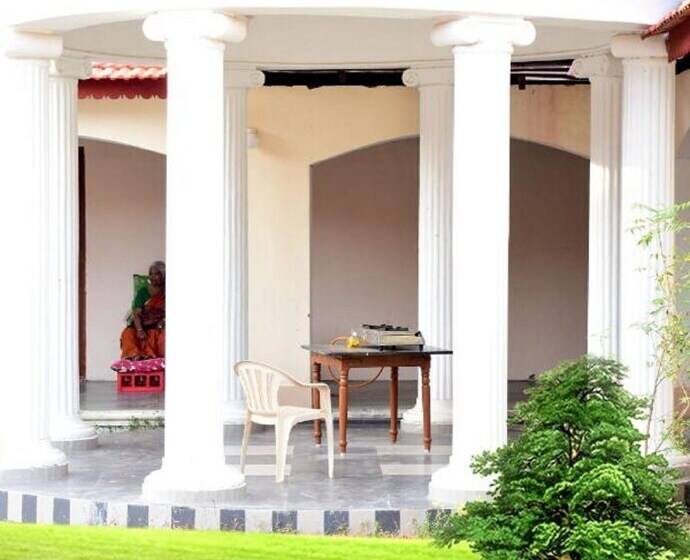 هتل Karaikal Ashok Beach Resort