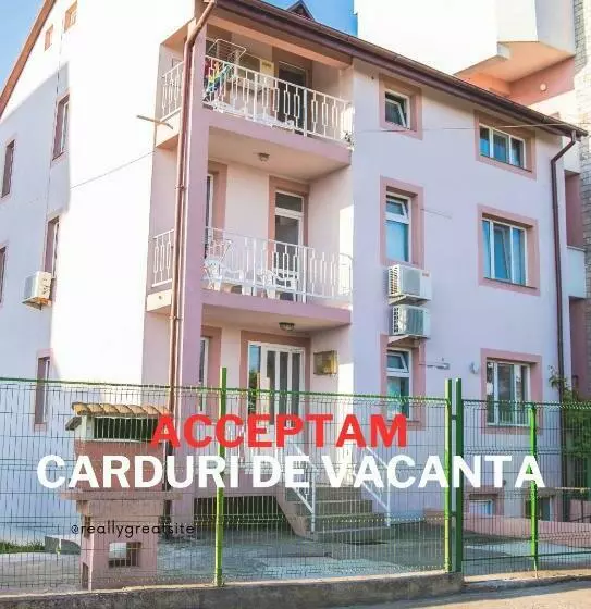 ペンション Casa Raul