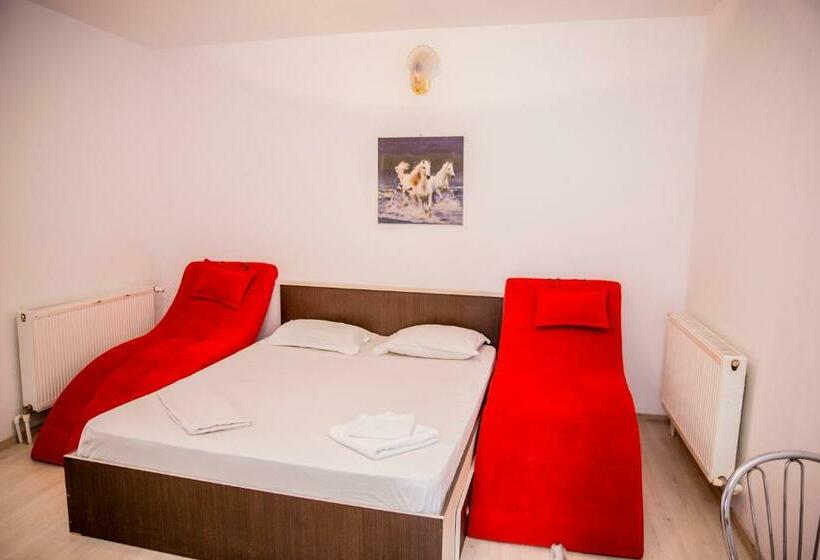 بنسيون Casa Raul