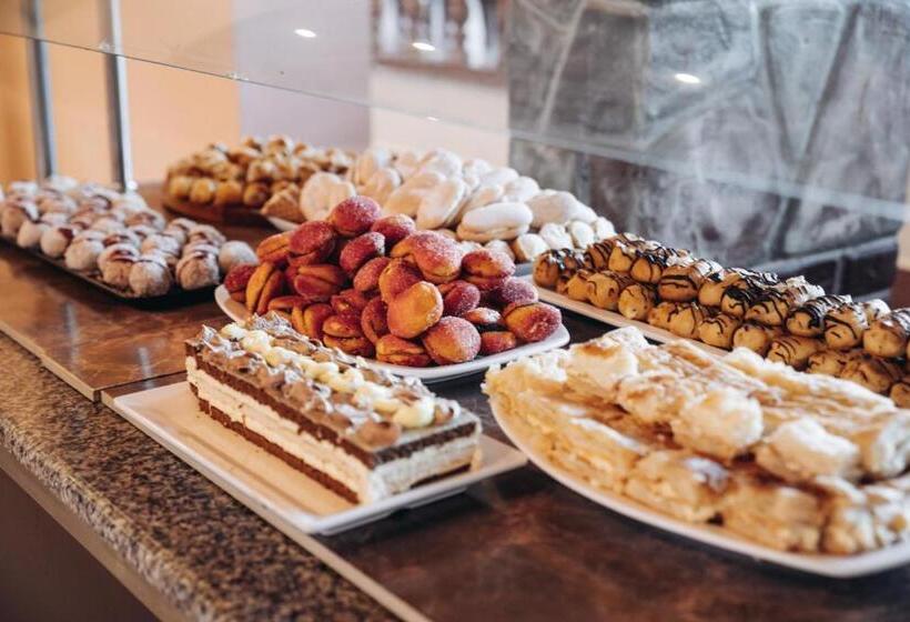 Amaris Hotel   All Inclusive   Free Parking