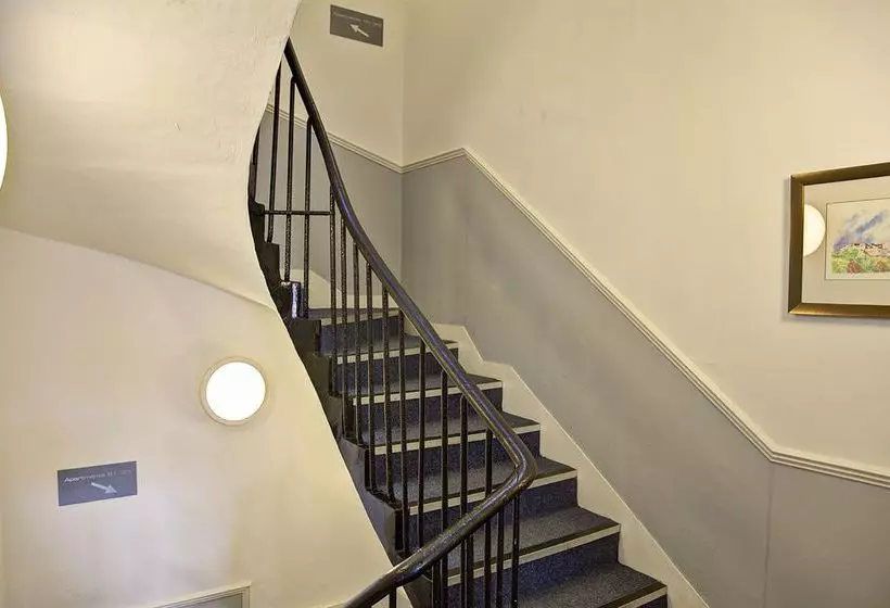 Fountain Court Morrison Apartments