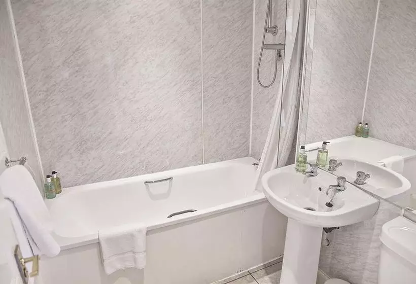 Fountain Court Morrison Apartments