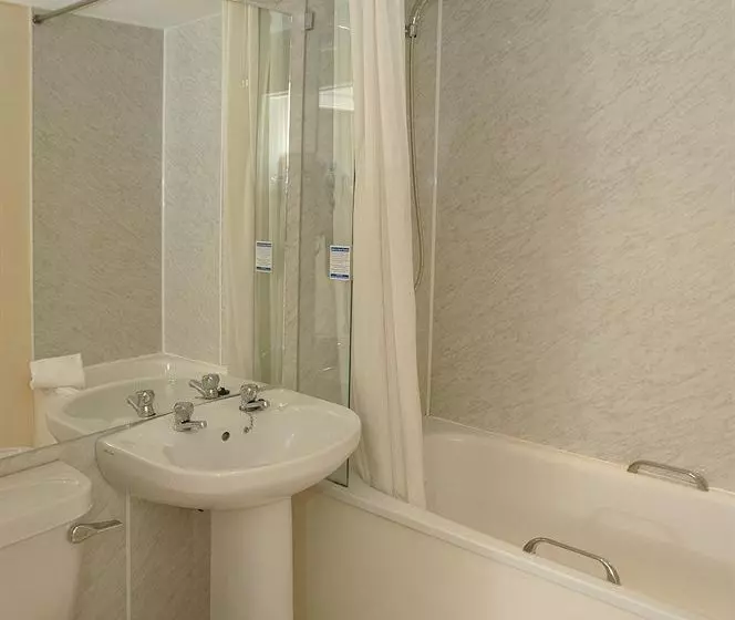 Fountain Court Morrison Apartments