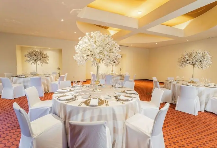 Hotel Barceló Monterrey Valle