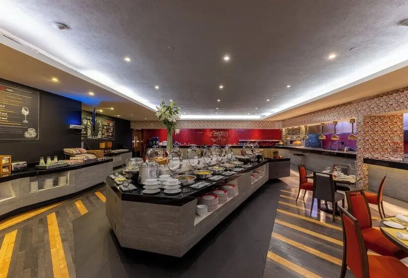 ホテル Barceló Monterrey Valle