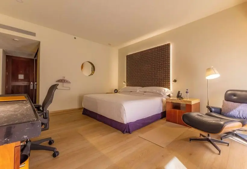 ホテル Barceló Monterrey Valle