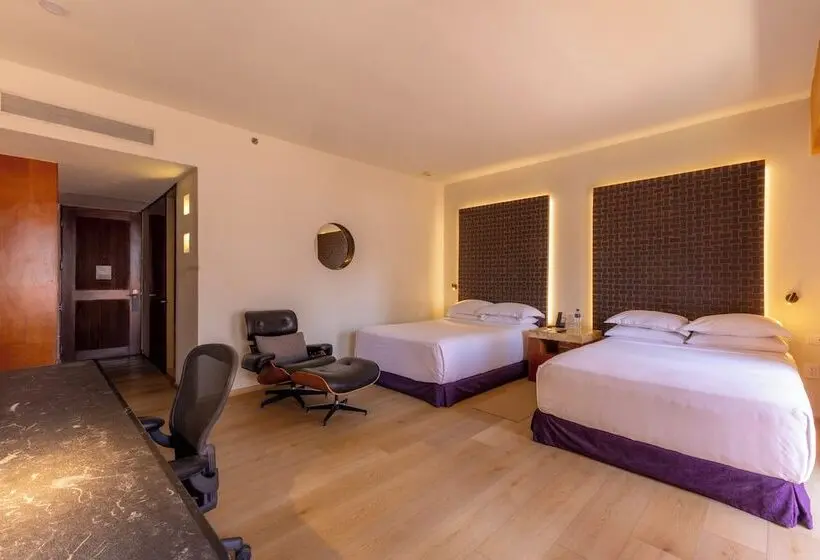 ホテル Barceló Monterrey Valle